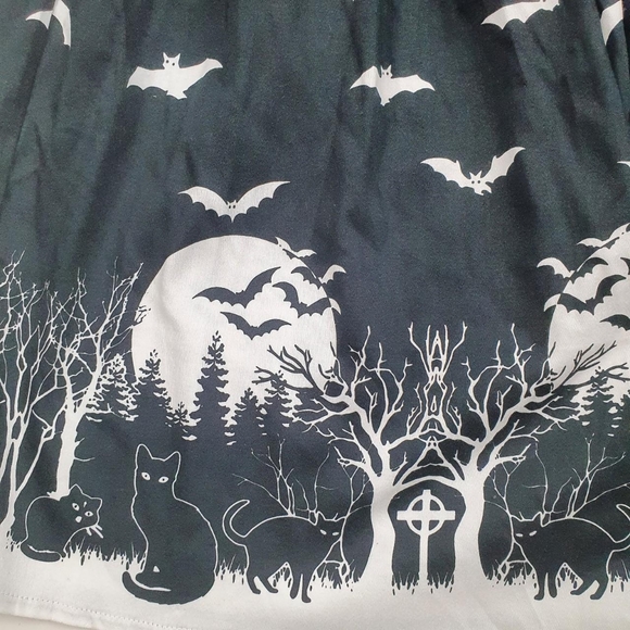 💀 Graveyard Pleated Circle Skirt 💀 - Picture 4 of 4